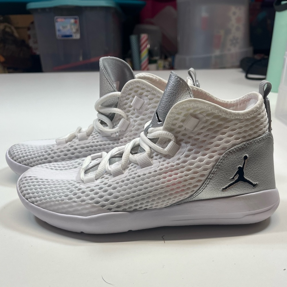 Jordan Reveal Metallic Silver Shoes Youth / Men’s Size 5.5 ~ Women’s Size 6.5/7